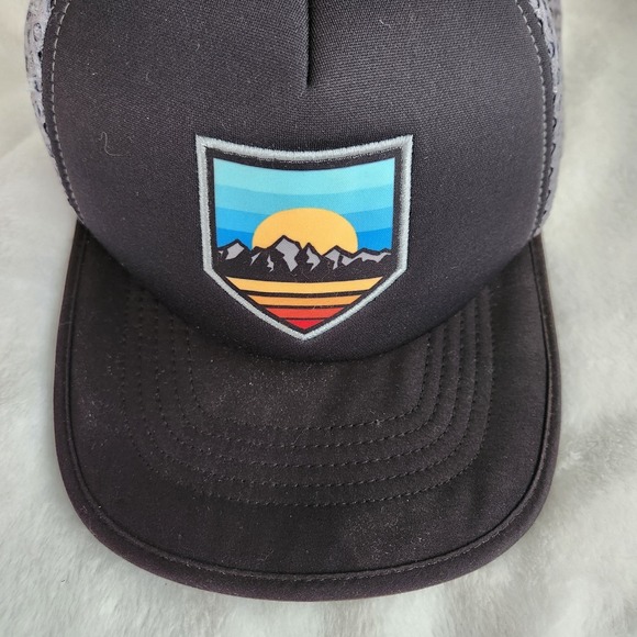 BOCO Gear Trail Strapback Trucker Hat Black Geometric Mountains One Size EUC - Picture 2 of 9